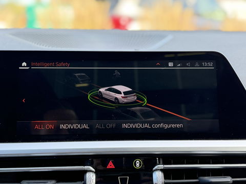 BMW 3 Serie Touring 330e xDrive High Ex. M-Sport|SOH90%|Pano|Laser|Driving Ass Prof|HUD|HiFi||Trekhaak