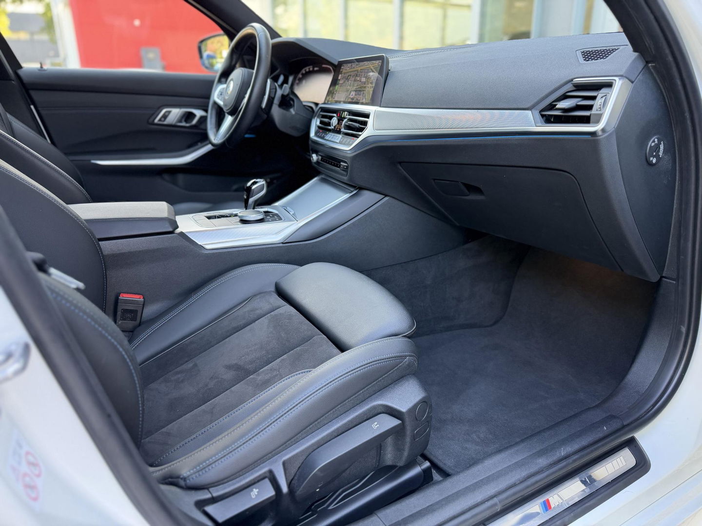 BMW 3 Serie Touring 330e xDrive High Ex. M-Sport|SOH90%|Pano|Laser|Driving Ass Prof|HUD|HiFi||Trekhaak