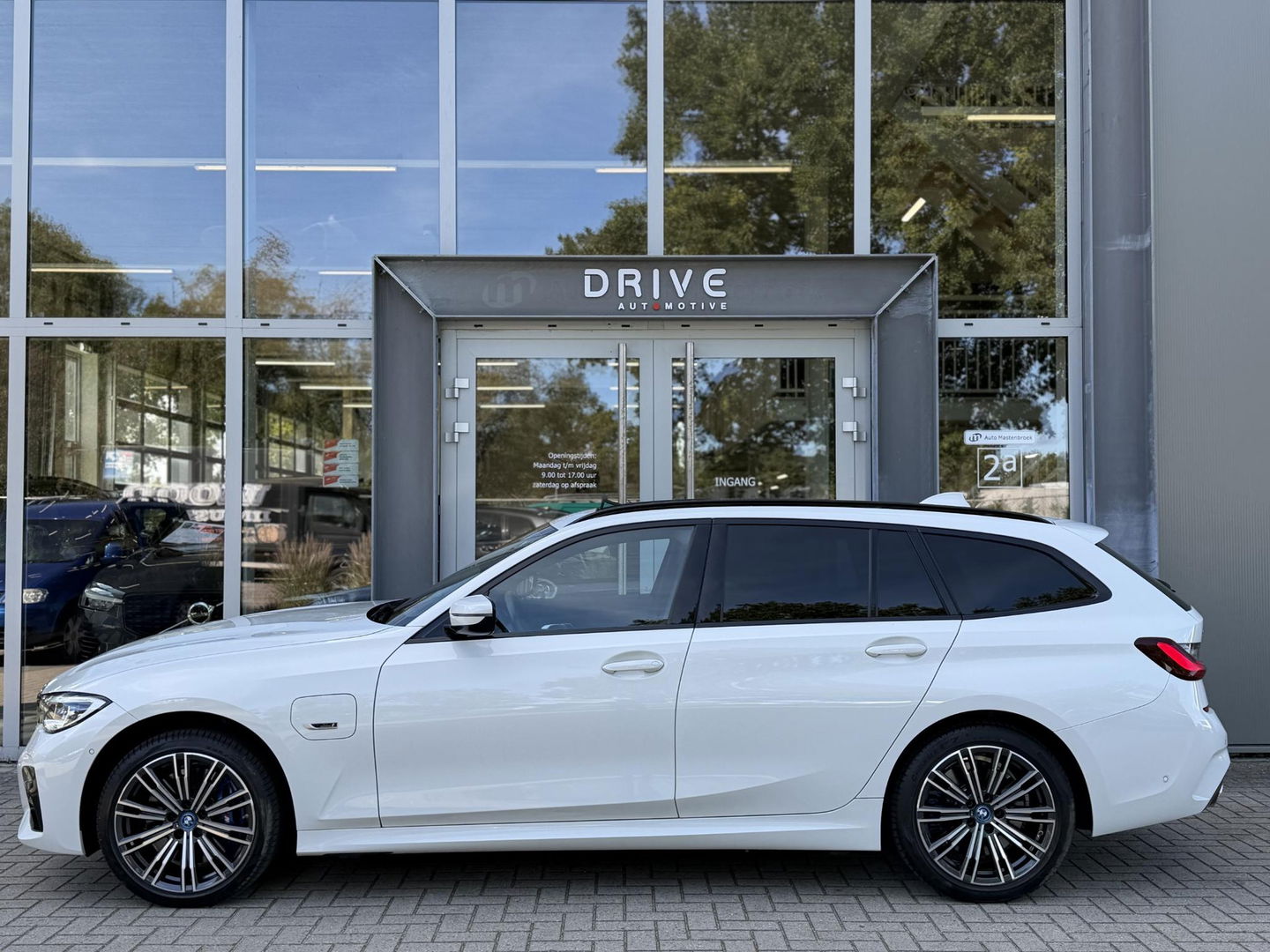 BMW 3 Serie Touring 330e xDrive High Ex. M-Sport|SOH90%|Pano|Laser|Driving Ass Prof|HUD|HiFi||Trekhaak