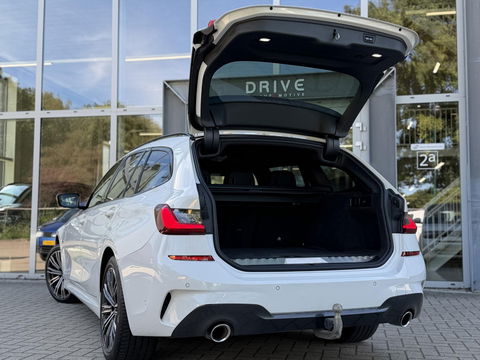 BMW 3 Serie Touring 330e xDrive High Ex. M-Sport|SOH90%|Pano|Laser|Driving Ass Prof|HUD|HiFi||Trekhaak