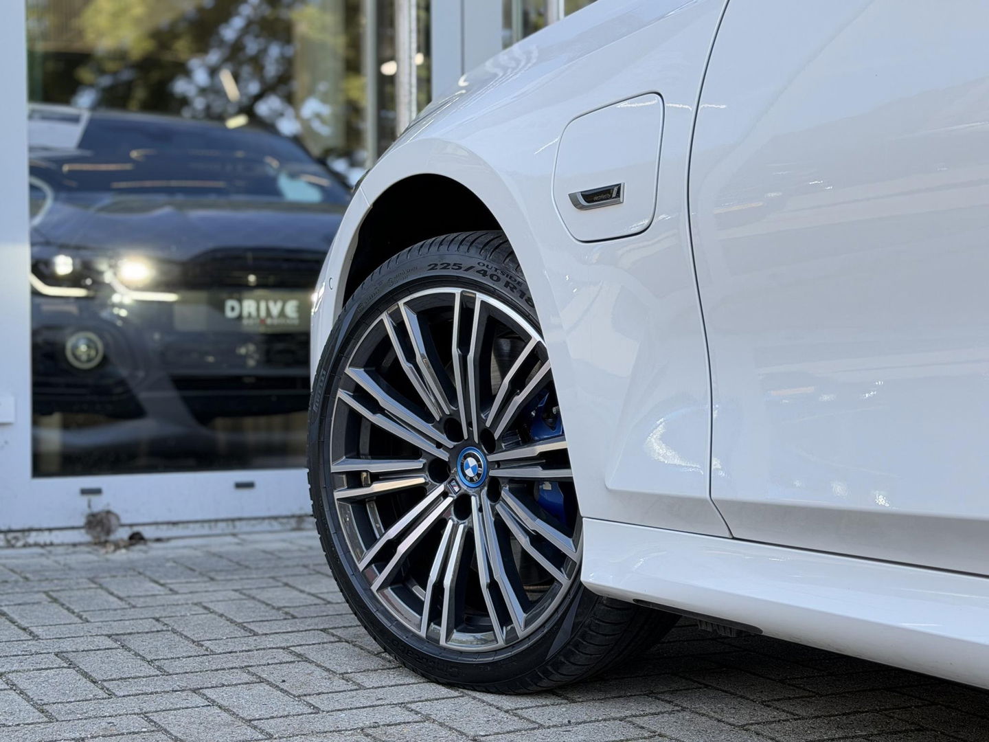 BMW 3 Serie Touring 330e xDrive High Ex. M-Sport|SOH90%|Pano|Laser|Driving Ass Prof|HUD|HiFi||Trekhaak