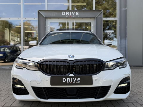 BMW 3 Serie Touring 330e xDrive High Ex. M-Sport|SOH90%|Pano|Laser|Driving Ass Prof|HUD|HiFi||Trekhaak