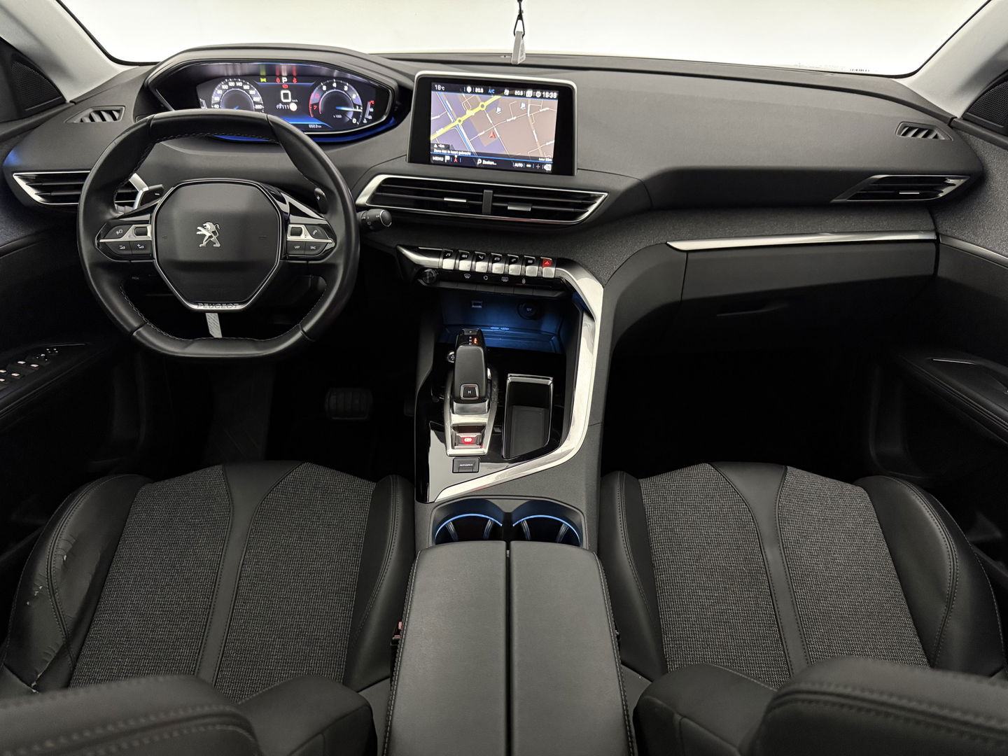 Peugeot 5008 1.2 PureTech 7p | 360° | Virtual | Carplay | Cruise | Keyless | LED | Orig. NL