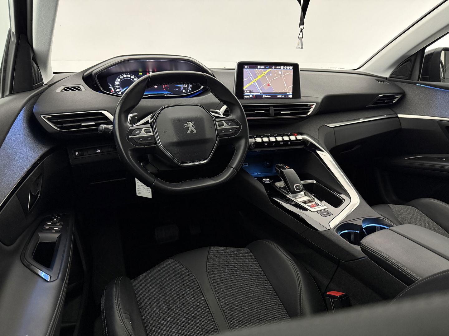 Peugeot 5008 1.2 PureTech 7p | 360° | Virtual | Carplay | Cruise | Keyless | LED | Orig. NL