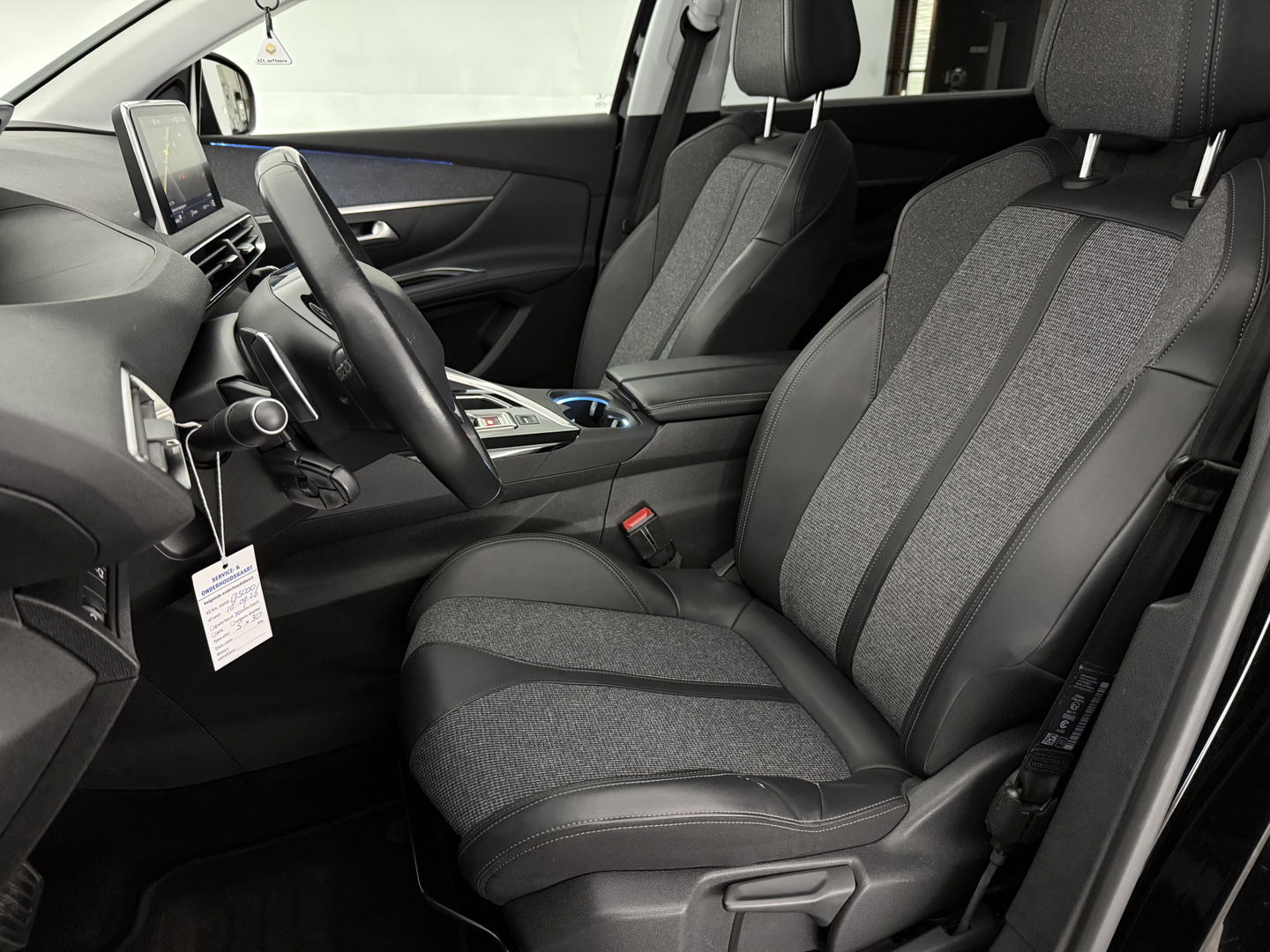 Peugeot 5008 1.2 PureTech 7p | 360° | Virtual | Carplay | Cruise | Keyless | LED | Orig. NL
