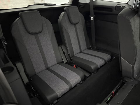 Peugeot 5008 1.2 PureTech 7p | 360° | Virtual | Carplay | Cruise | Keyless | LED | Orig. NL