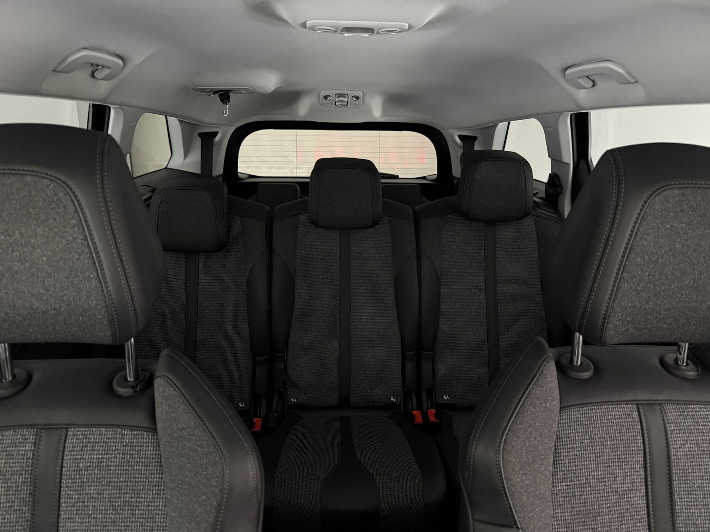 Peugeot 5008 1.2 PureTech 7p | 360° | Virtual | Carplay | Cruise | Keyless | LED | Orig. NL