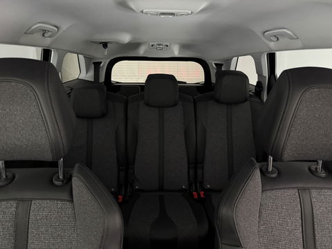 Peugeot 5008 1.2 PureTech 7p | 360° | Virtual | Carplay | Cruise | Keyless | LED | Orig. NL