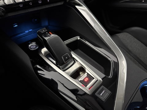 Peugeot 5008 1.2 PureTech 7p | 360° | Virtual | Carplay | Cruise | Keyless | LED | Orig. NL