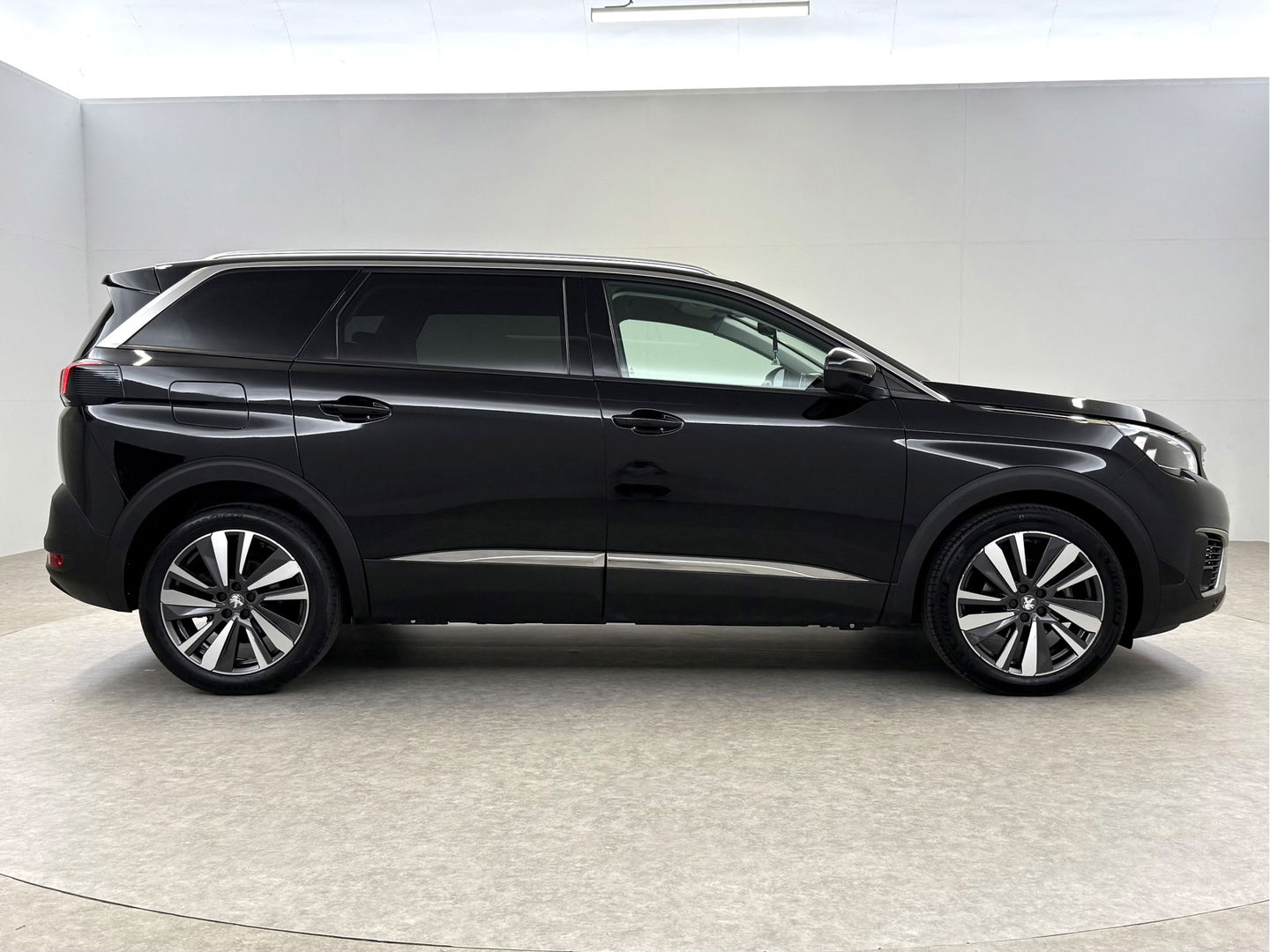 Peugeot 5008 1.2 PureTech 7p | 360° | Virtual | Carplay | Cruise | Keyless | LED | Orig. NL