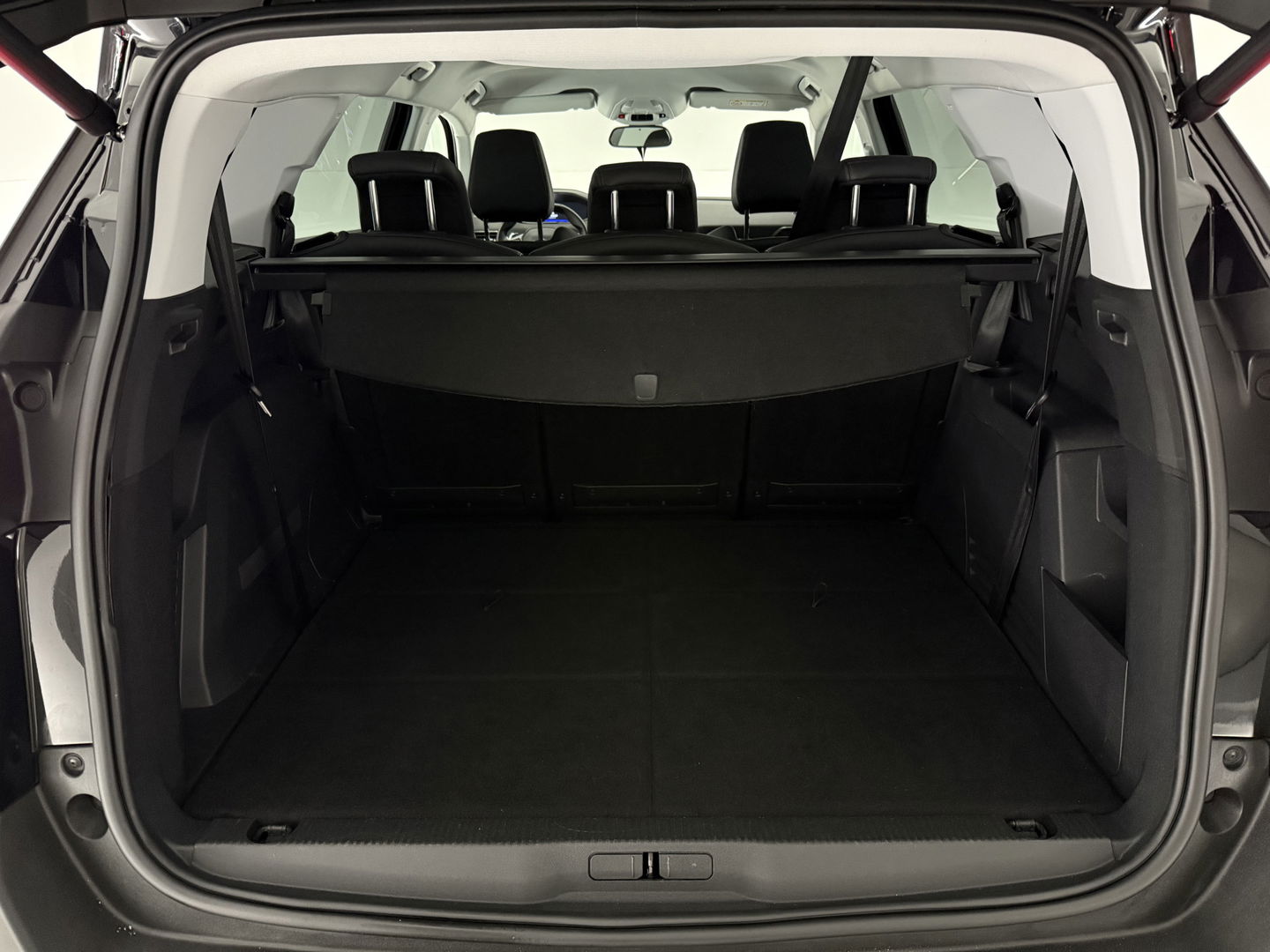 Peugeot 5008 1.2 PureTech 7p | 360° | Virtual | Carplay | Cruise | Keyless | LED | Orig. NL