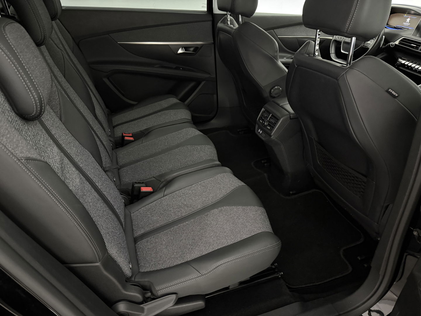 Peugeot 5008 1.2 PureTech 7p | 360° | Virtual | Carplay | Cruise | Keyless | LED | Orig. NL