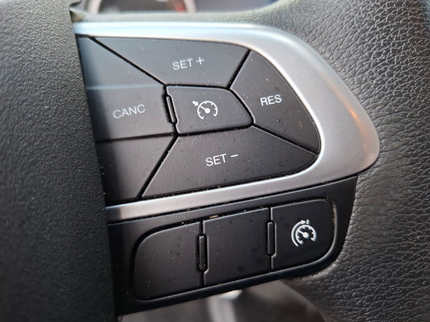 Iveco Daily 35S14NV 2.3 410L H3 PICK-UP / LAADKLEP / AARDGAS / AIRCO / CRUISE CONTROLE / TREKHAAK