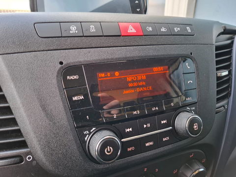 Iveco Daily 35S14NV 2.3 410L H3 PICK-UP / LAADKLEP / AARDGAS / AIRCO / CRUISE CONTROLE / TREKHAAK