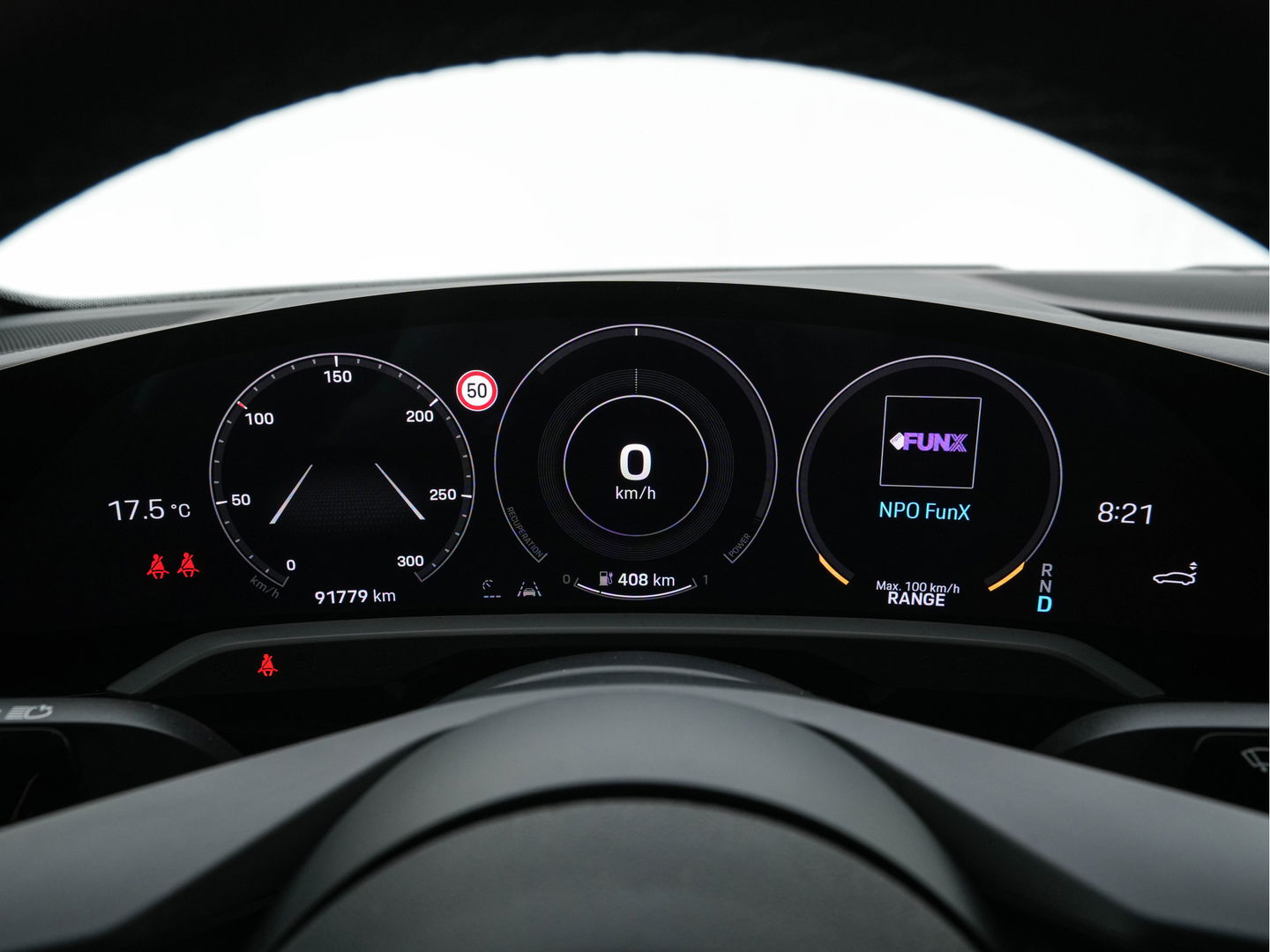 Porsche Taycan 79 kWh [3-Fase] {SOH-100%} (INCL-BTW) *LUXURY-LEATHER | FULL-LED | DIGI-COCKPIT | NAVI-FULLMAP | SPORTSEATS | ECC | CARPLAY | PDC | CRUISE | DAB | 19''ALU*