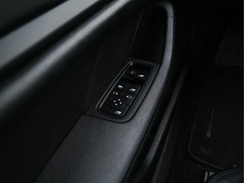 Porsche Taycan 79 kWh [3-Fase] {SOH-100%} (INCL-BTW) *LUXURY-LEATHER | FULL-LED | DIGI-COCKPIT | NAVI-FULLMAP | SPORTSEATS | ECC | CARPLAY | PDC | CRUISE | DAB | 19''ALU*