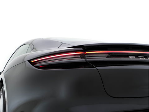 Porsche Taycan 79 kWh [3-Fase] {SOH-100%} (INCL-BTW) *LUXURY-LEATHER | FULL-LED | DIGI-COCKPIT | NAVI-FULLMAP | SPORTSEATS | ECC | CARPLAY | PDC | CRUISE | DAB | 19''ALU*