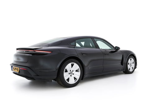 Porsche Taycan 79 kWh [3-Fase] {SOH-100%} (INCL-BTW) *LUXURY-LEATHER | FULL-LED | DIGI-COCKPIT | NAVI-FULLMAP | SPORTSEATS | ECC | CARPLAY | PDC | CRUISE | DAB | 19''ALU*