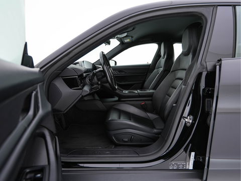 Porsche Taycan 79 kWh [3-Fase] {SOH-100%} (INCL-BTW) *LUXURY-LEATHER | FULL-LED | DIGI-COCKPIT | NAVI-FULLMAP | SPORTSEATS | ECC | CARPLAY | PDC | CRUISE | DAB | 19''ALU*