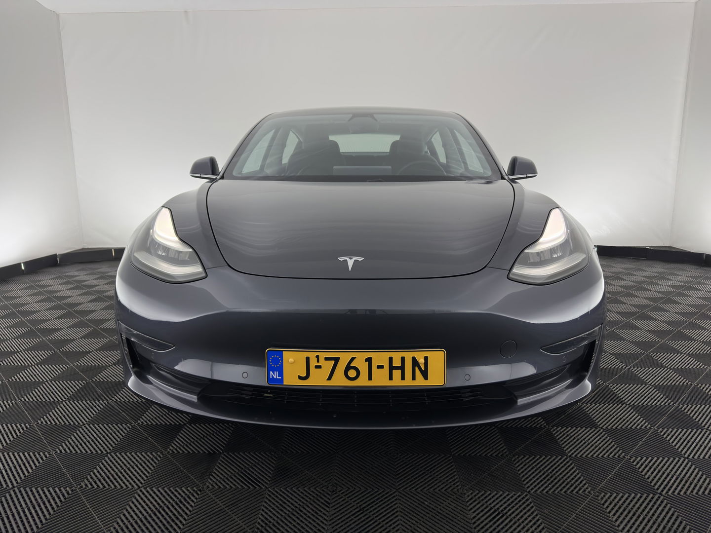 Tesla Model 3 Long Range AWD 75 kWh [ 3-Fase ] {SOH-89%} (INCL-BTW) Aut. *PANO | AUTO-PILOT | LUXURY-LEATHER | KEYLESS | FULL-LED | MEMORY-PACK | SURROUND-VIEW | DAB | CARPLAY | DIGI-COCKPIT | LANE-ASSIST | COMFORT-SEATS | TOWBAR | 18"ALU*