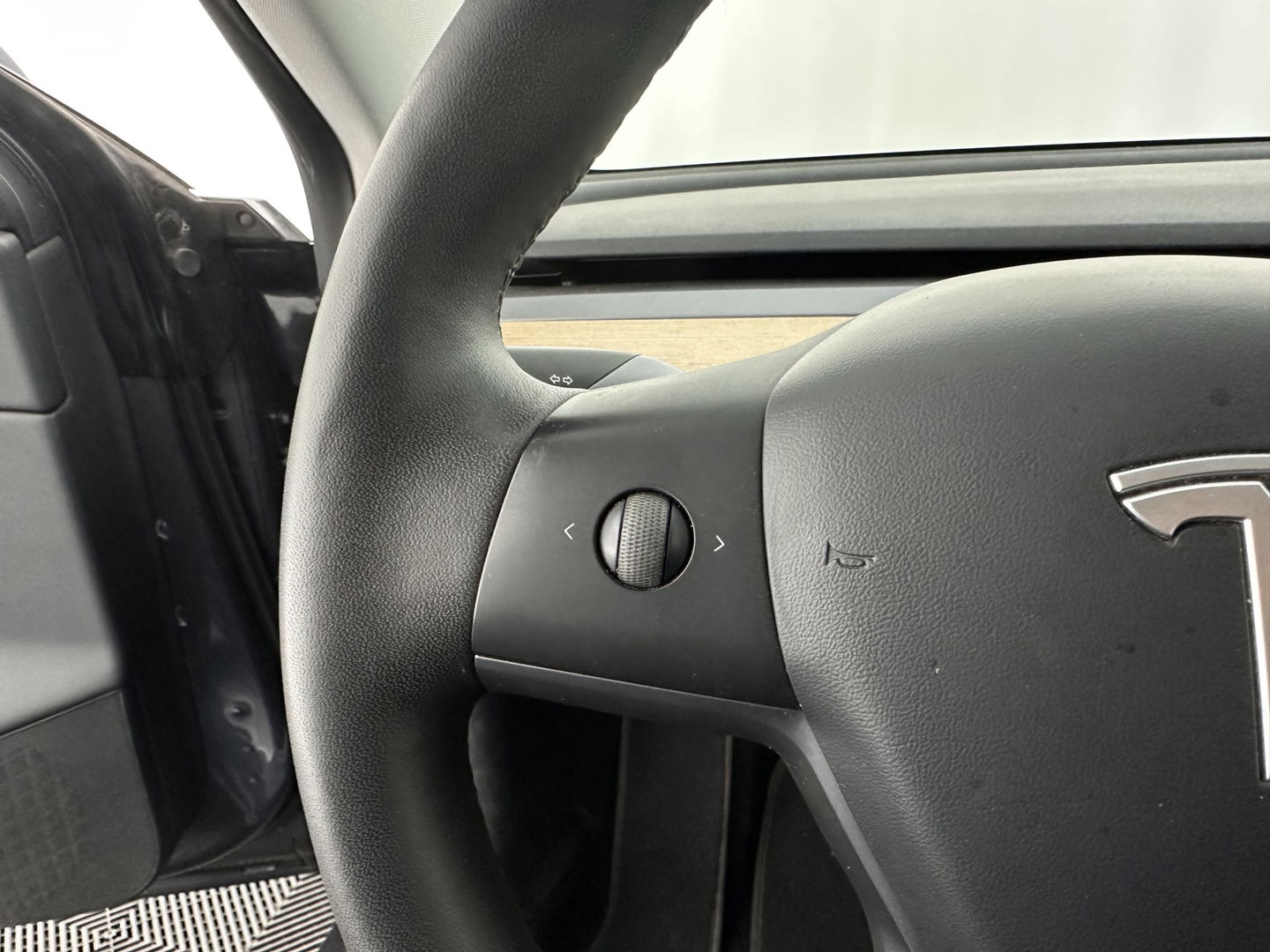 Tesla Model 3 Long Range AWD 75 kWh [ 3-Fase ] {SOH-89%} (INCL-BTW) Aut. *PANO | AUTO-PILOT | LUXURY-LEATHER | KEYLESS | FULL-LED | MEMORY-PACK | SURROUND-VIEW | DAB | CARPLAY | DIGI-COCKPIT | LANE-ASSIST | COMFORT-SEATS | TOWBAR | 18"ALU*