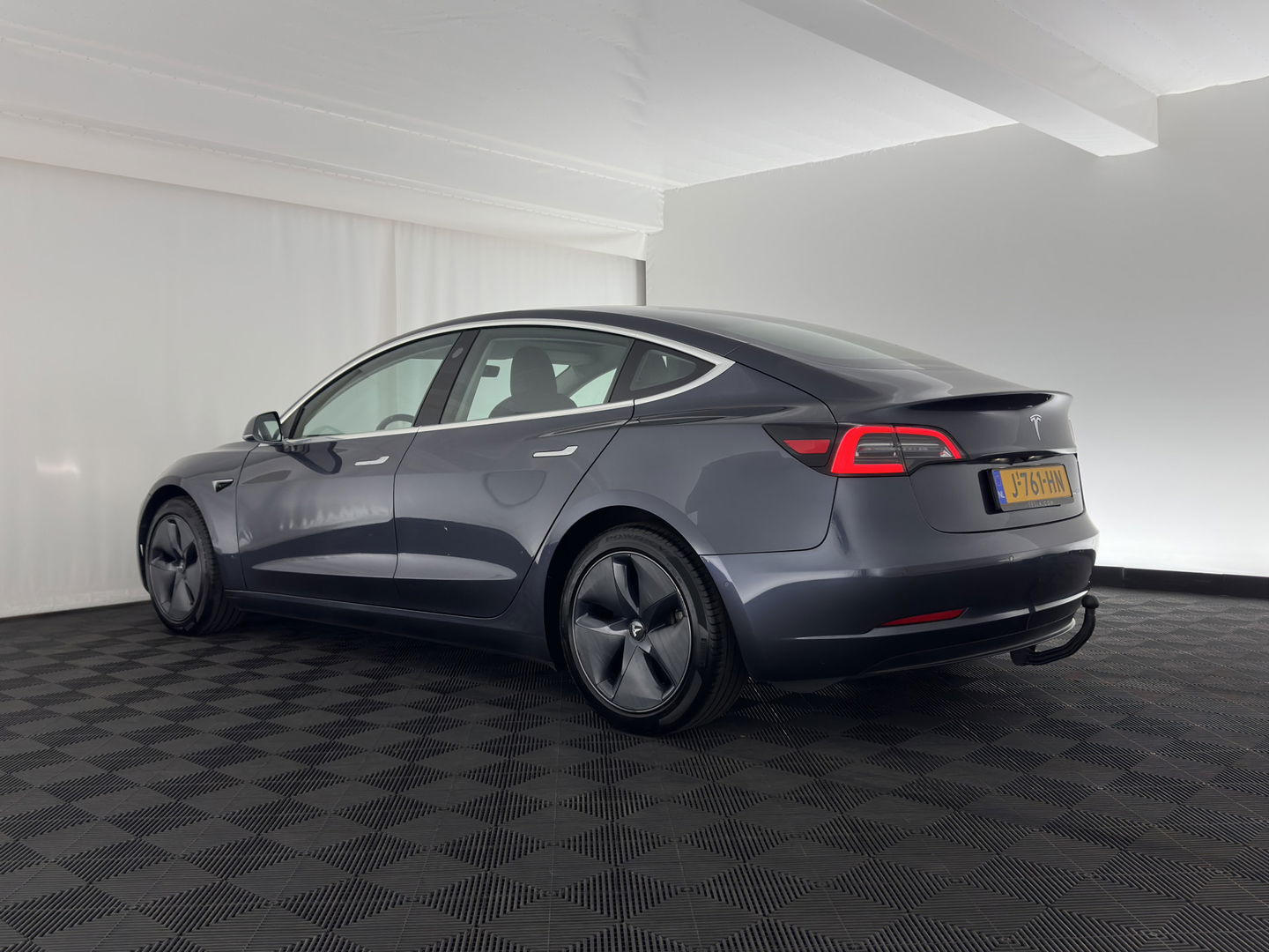Tesla Model 3 Long Range AWD 75 kWh [ 3-Fase ] {SOH-89%} (INCL-BTW) Aut. *PANO | AUTO-PILOT | LUXURY-LEATHER | KEYLESS | FULL-LED | MEMORY-PACK | SURROUND-VIEW | DAB | CARPLAY | DIGI-COCKPIT | LANE-ASSIST | COMFORT-SEATS | TOWBAR | 18"ALU*