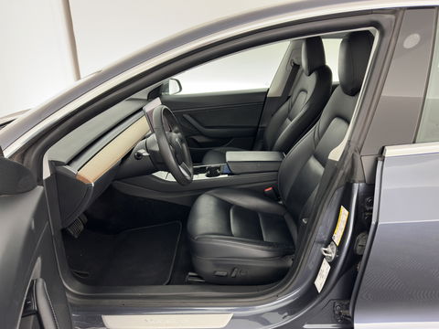 Tesla Model 3 Long Range AWD 75 kWh [ 3-Fase ] {SOH-89%} (INCL-BTW) Aut. *PANO | AUTO-PILOT | LUXURY-LEATHER | KEYLESS | FULL-LED | MEMORY-PACK | SURROUND-VIEW | DAB | CARPLAY | DIGI-COCKPIT | LANE-ASSIST | COMFORT-SEATS | TOWBAR | 18"ALU*