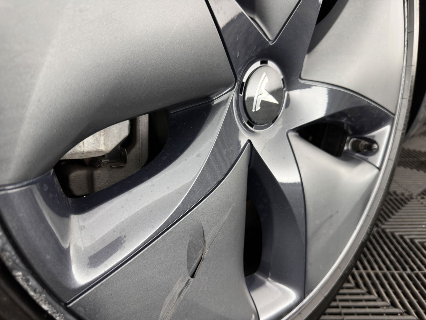 Tesla Model 3 Long Range AWD 75 kWh [ 3-Fase ] {SOH-89%} (INCL-BTW) Aut. *PANO | AUTO-PILOT | LUXURY-LEATHER | KEYLESS | FULL-LED | MEMORY-PACK | SURROUND-VIEW | DAB | CARPLAY | DIGI-COCKPIT | LANE-ASSIST | COMFORT-SEATS | TOWBAR | 18"ALU*
