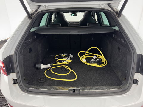 Škoda Superb Combi 1.4 TSI iV Plug-In Sportline Business {SOH-93%} (INCL-BTW) Aut. *PANO | LEATHER-ALCANTARA | FULL-LED | DIGI-COCKPIT | CANTON-SOUND | AMBIENT-LIGHT | CAMERA | NAVI-FULLMAP | DAB+ | KEYLESS | HEATED-SPORTSEATS | PRIVACY-GLASS | ECC | 19"ALU*