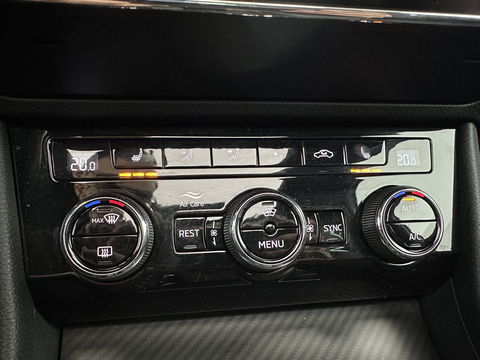 Škoda Superb Combi 1.4 TSI iV Plug-In Sportline Business {SOH-93%} (INCL-BTW) Aut. *PANO | LEATHER-ALCANTARA | FULL-LED | DIGI-COCKPIT | CANTON-SOUND | AMBIENT-LIGHT | CAMERA | NAVI-FULLMAP | DAB+ | KEYLESS | HEATED-SPORTSEATS | PRIVACY-GLASS | ECC | 19"ALU*