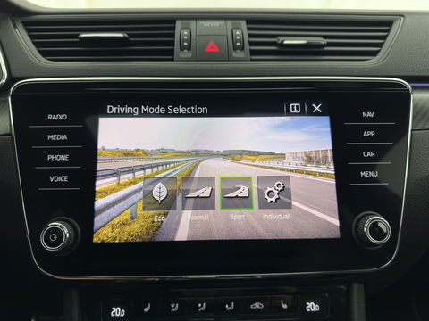 Škoda Superb Combi 1.4 TSI iV Plug-In Sportline Business {SOH-93%} (INCL-BTW) Aut. *PANO | LEATHER-ALCANTARA | FULL-LED | DIGI-COCKPIT | CANTON-SOUND | AMBIENT-LIGHT | CAMERA | NAVI-FULLMAP | DAB+ | KEYLESS | HEATED-SPORTSEATS | PRIVACY-GLASS | ECC | 19"ALU*