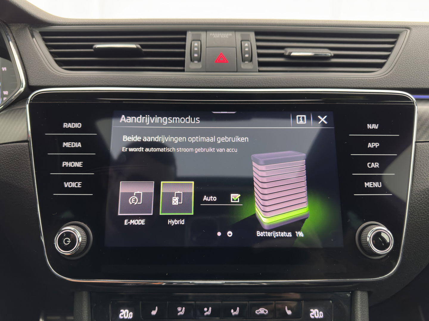 Škoda Superb Combi 1.4 TSI iV Plug-In Sportline Business {SOH-93%} (INCL-BTW) Aut. *PANO | LEATHER-ALCANTARA | FULL-LED | DIGI-COCKPIT | CANTON-SOUND | AMBIENT-LIGHT | CAMERA | NAVI-FULLMAP | DAB+ | KEYLESS | HEATED-SPORTSEATS | PRIVACY-GLASS | ECC | 19"ALU*