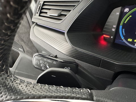 Škoda Superb Combi 1.4 TSI iV Plug-In Sportline Business {SOH-93%} (INCL-BTW) Aut. *PANO | LEATHER-ALCANTARA | FULL-LED | DIGI-COCKPIT | CANTON-SOUND | AMBIENT-LIGHT | CAMERA | NAVI-FULLMAP | DAB+ | KEYLESS | HEATED-SPORTSEATS | PRIVACY-GLASS | ECC | 19"ALU*