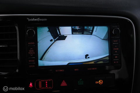 Mitsubishi Outlander 2.0 PHEV Instyle+ | Schuifdak | trekhaak | Leder | NL auto NAP | Rijklaarprijs | Nieuwe APK |