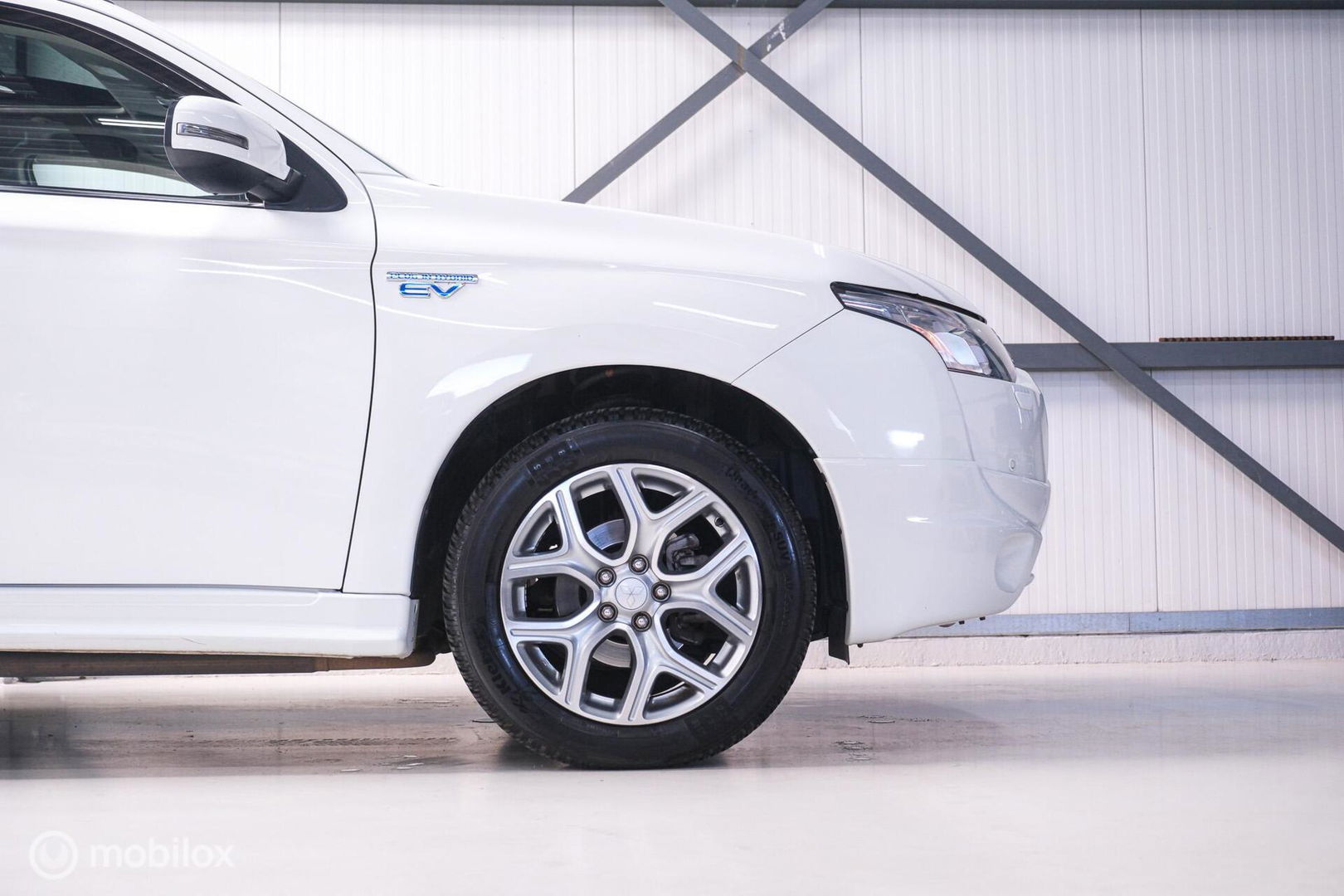 Mitsubishi Outlander 2.0 PHEV Instyle+ | Schuifdak | trekhaak | Leder | NL auto NAP | Rijklaarprijs | Nieuwe APK |