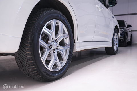 Mitsubishi Outlander 2.0 PHEV Instyle+ | Schuifdak | trekhaak | Leder | NL auto NAP | Rijklaarprijs | Nieuwe APK |