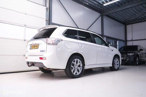 Mitsubishi Outlander 2.0 PHEV Instyle+ | Schuifdak | trekhaak | Leder | NL auto NAP | Rijklaarprijs | Nieuwe APK |