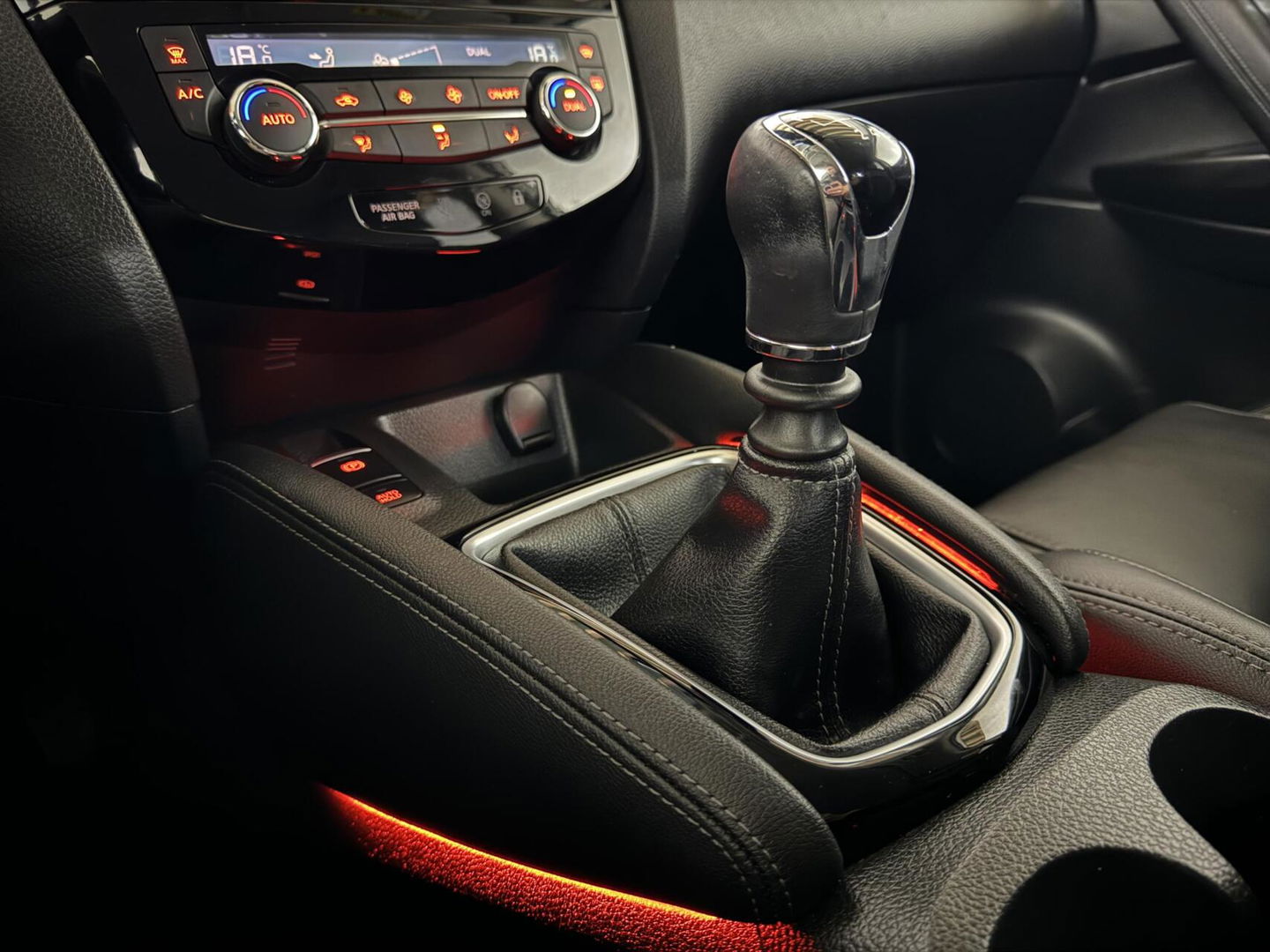 Nissan QASHQAI 1.2 Tekna + Pano 360° Navi Cruise Stoelv. NAP