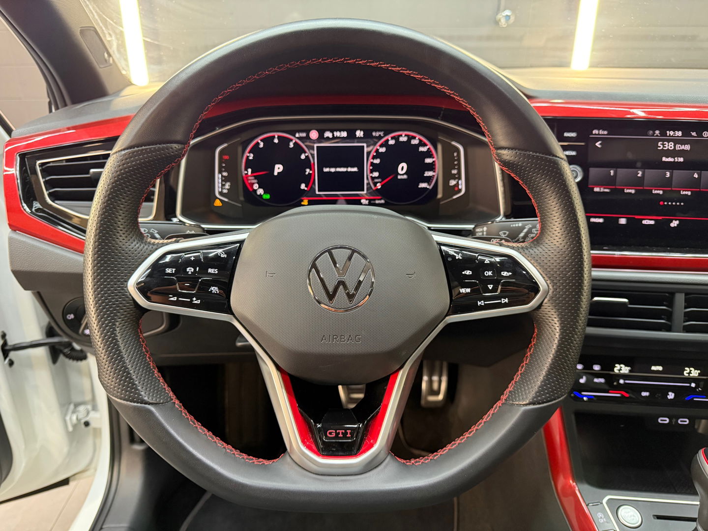 Volkswagen Polo 2.0 TSI GTI Pano|Beats|Keyless|Sfeer|IQ|DCC