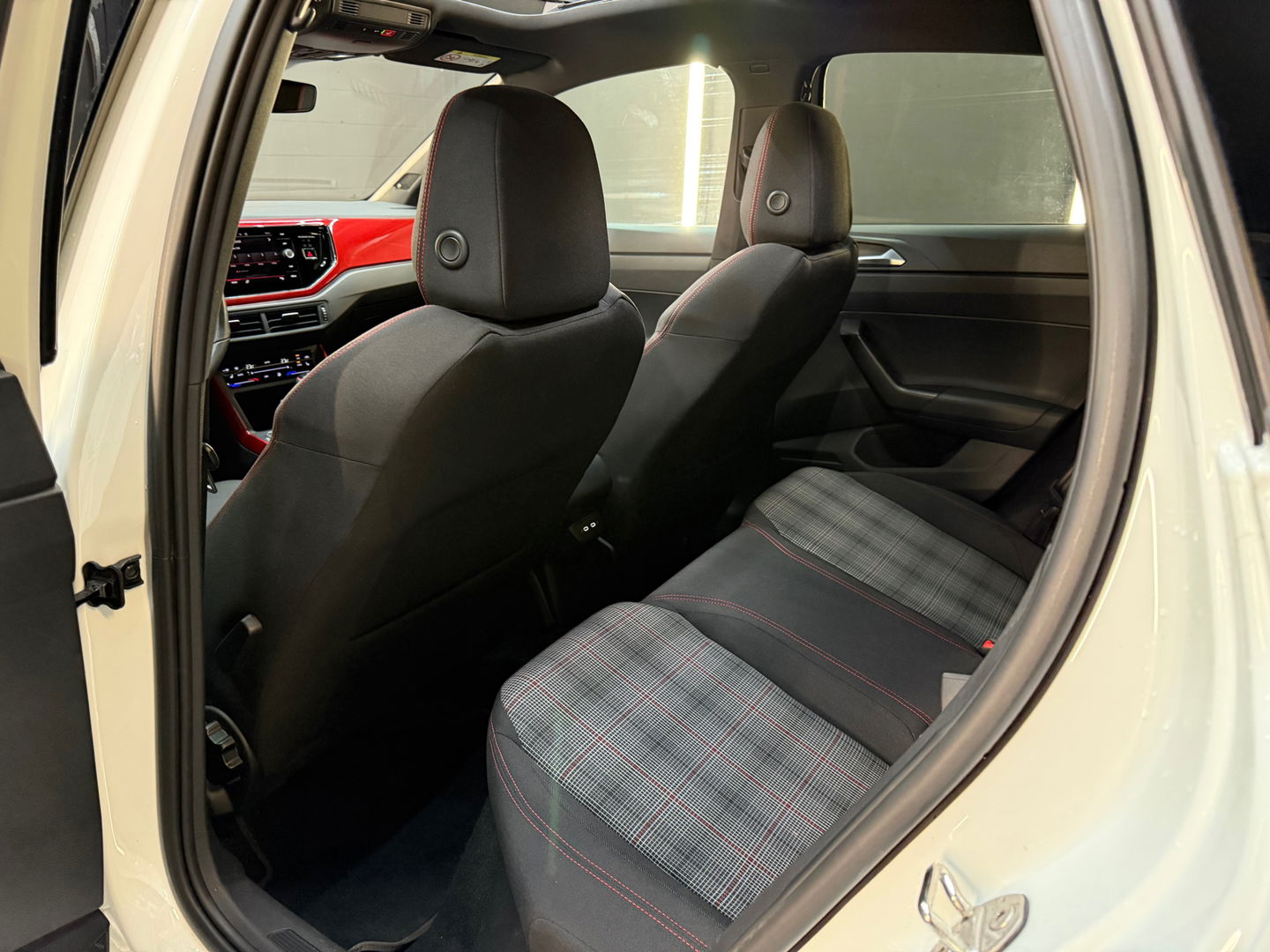 Volkswagen Polo 2.0 TSI GTI Pano|Beats|Keyless|Sfeer|IQ|DCC