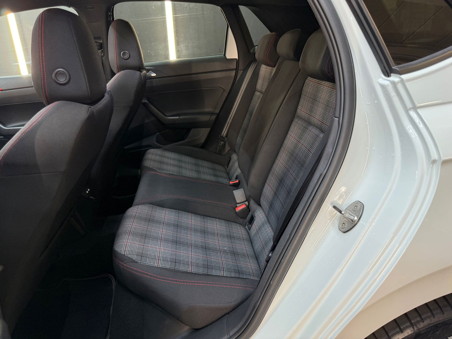 Volkswagen Polo 2.0 TSI GTI Pano|Beats|Keyless|Sfeer|IQ|DCC