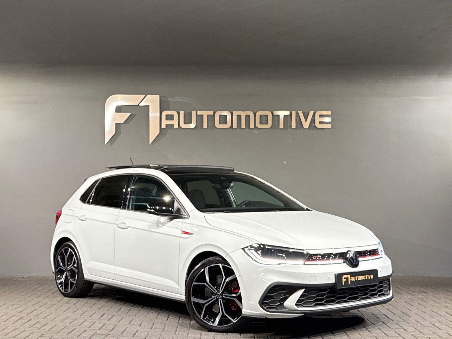 Volkswagen Polo 2.0 TSI GTI Pano|Beats|Keyless|Sfeer|IQ|DCC