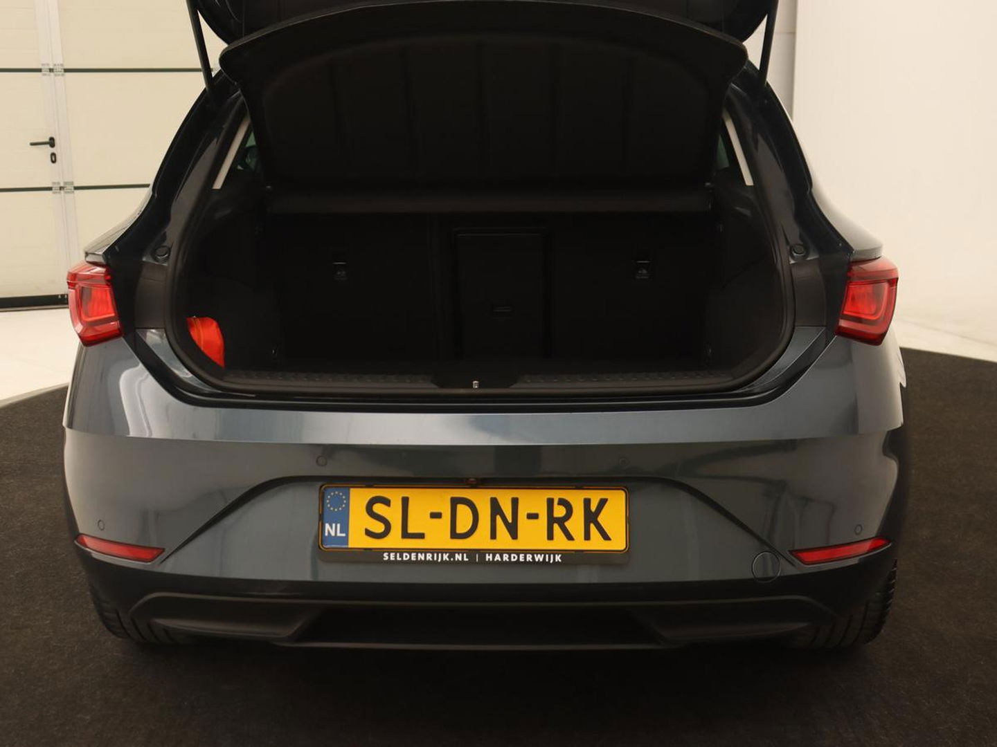 SEAT Leon 1.4 TSI eHybrid PHEV Xcellence | Adaptive cruise | Carplay | Sfeerverlichting | Navigatie | Leder/Alcantara | Camera | Digital Cockpit | Plug In