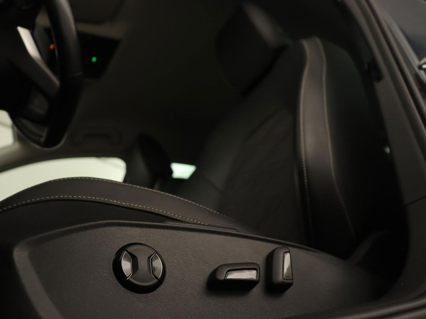 SEAT Leon 1.4 TSI eHybrid PHEV Xcellence | Adaptive cruise | Carplay | Sfeerverlichting | Navigatie | Leder/Alcantara | Camera | Digital Cockpit | Plug In