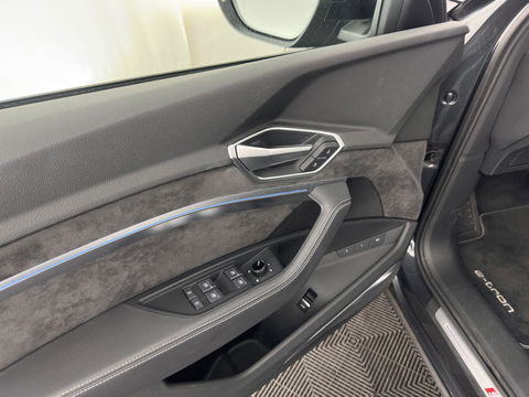 Audi e-tron 55 quattro advanced 95 kWh [3-Fase] {SOH-92%} *PANO | LUXURY-LEATHER | FULL-LED | BANG&OLUFSEN | ADAPTIVE-CRUISE | MEMORY-PACK | BLIND-SPOT | TOP-VIEW | SPORT/HEATED-SEATS | KEYLESS | DAB+ | ECC | PDC | 22''ALU*