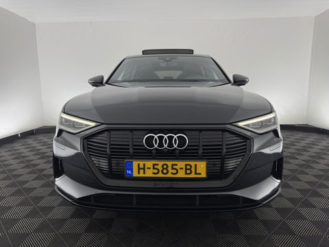 Audi e-tron 55 quattro advanced 95 kWh [3-Fase] {SOH-92%} *PANO | LUXURY-LEATHER | FULL-LED | BANG&OLUFSEN | ADAPTIVE-CRUISE | MEMORY-PACK | BLIND-SPOT | TOP-VIEW | SPORT/HEATED-SEATS | KEYLESS | DAB+ | ECC | PDC | 22''ALU*