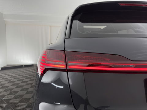 Audi e-tron 55 quattro advanced 95 kWh [3-Fase] {SOH-92%} *PANO | LUXURY-LEATHER | FULL-LED | BANG&OLUFSEN | ADAPTIVE-CRUISE | MEMORY-PACK | BLIND-SPOT | TOP-VIEW | SPORT/HEATED-SEATS | KEYLESS | DAB+ | ECC | PDC | 22''ALU*