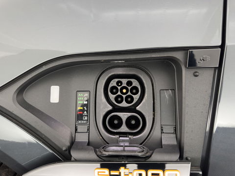 Audi e-tron 55 quattro advanced 95 kWh [3-Fase] {SOH-92%} *PANO | LUXURY-LEATHER | FULL-LED | BANG&OLUFSEN | ADAPTIVE-CRUISE | MEMORY-PACK | BLIND-SPOT | TOP-VIEW | SPORT/HEATED-SEATS | KEYLESS | DAB+ | ECC | PDC | 22''ALU*