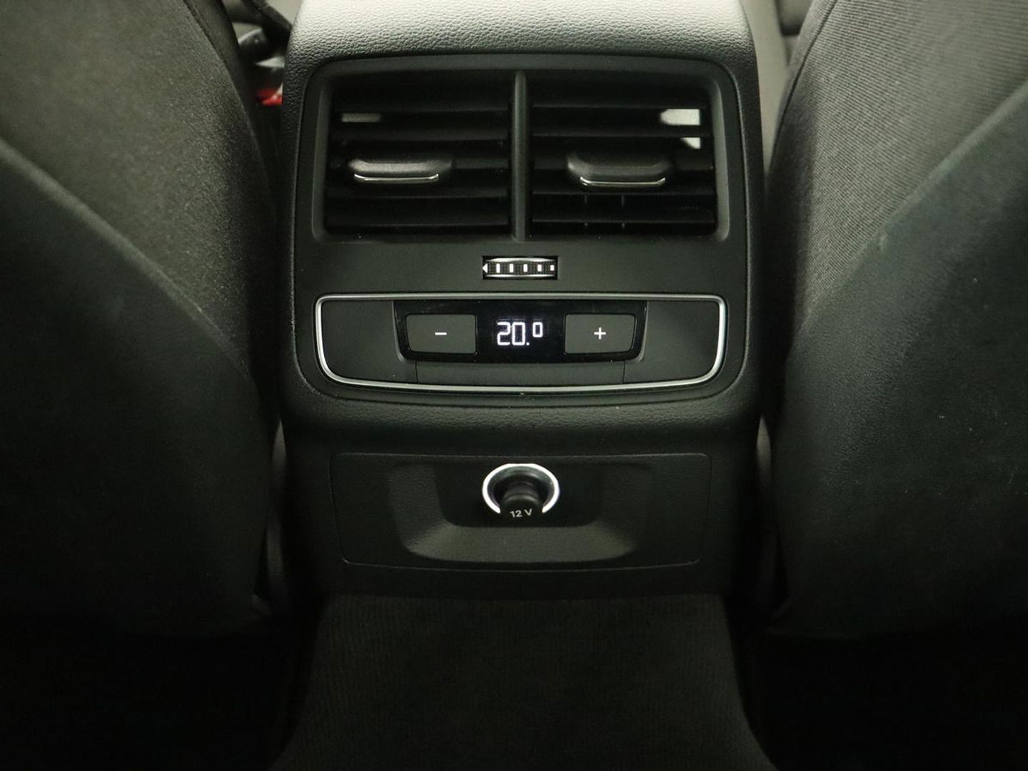 Audi A4 1.4 TFSI Design Pro Line Plus | Stoelverwarming | Virtual Cockpit | Carplay | Sportstoelen | Navigatie | Fulll LED | Climate control | Parkeerhulp | Cruise control