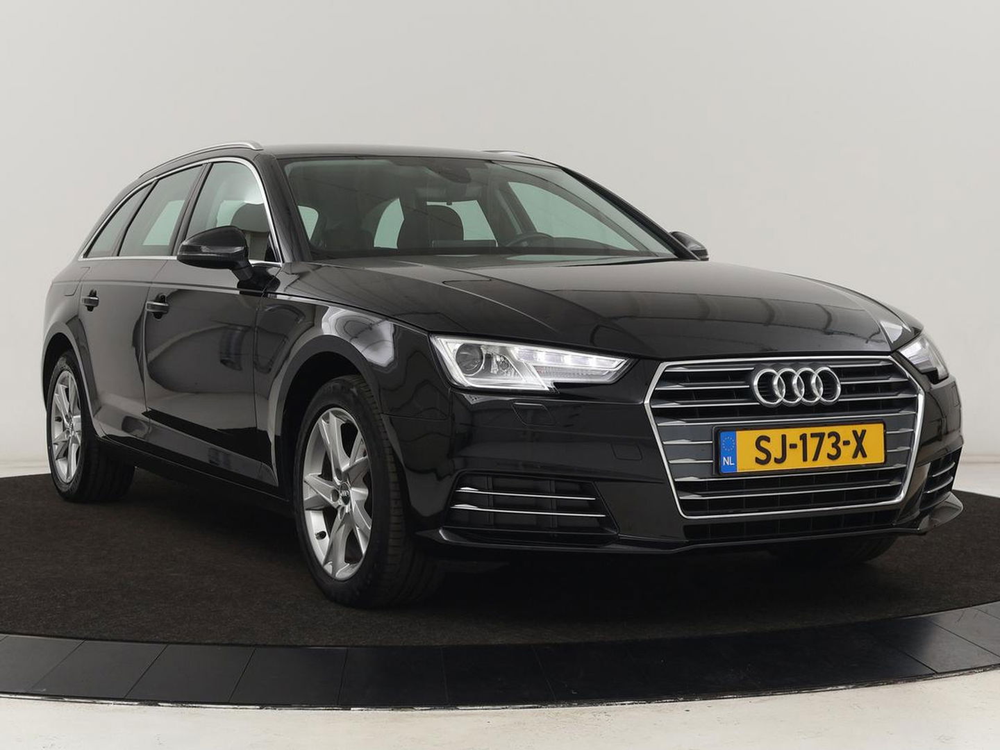 Audi A4 1.4 TFSI Design Pro Line Plus | Stoelverwarming | Virtual Cockpit | Carplay | Sportstoelen | Navigatie | Fulll LED | Climate control | Parkeerhulp | Cruise control